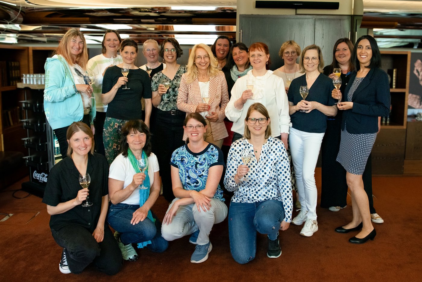 Gruppenfoto der Zertifizierungsfeier des 1. Durchgangs